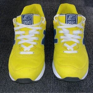 Women’s New Balance Yellow/Navy Size 10